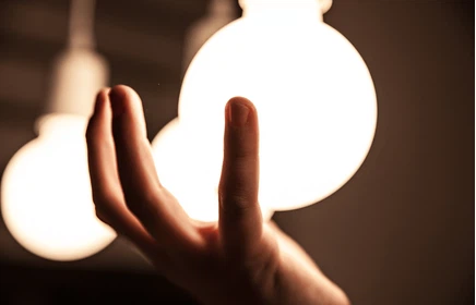 Wpis na blogu: Jak wybrać energooszczędne oświetlenie dla domu i firmy?