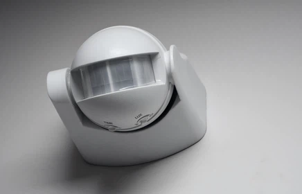 Wpis na blogu: Jaki czujnik ruchu wybrać dla Twojego domu?